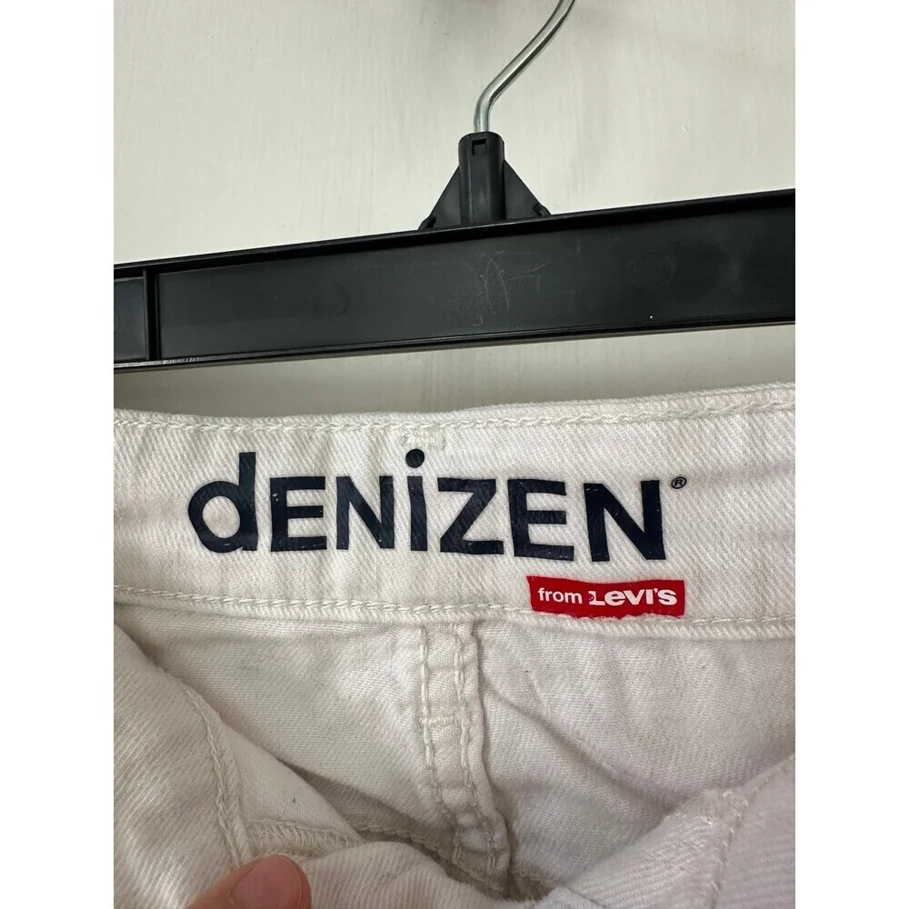 Denim Levi’s Denizen women’s size 10 white skirt